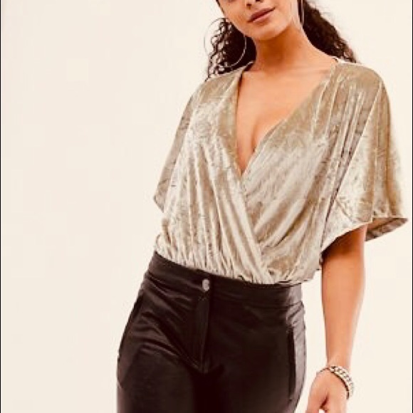 know one cares Tops - ✨NWOT! Blush Pink Crushed Velvet Bodysuit